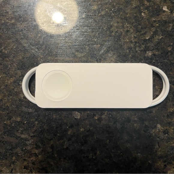 BRAND NEW APPLE WATCH CHARGER - Picture 1 of 2